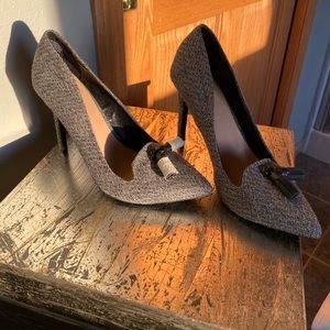APT. 9 Heels. Size 8. Classy. Pointed Toes.